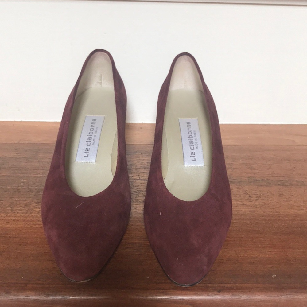 EUC Liz Claiborne suede pumps. Made in Spain